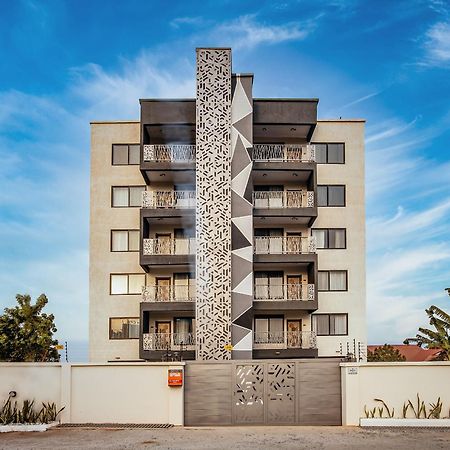 The Avery Apartments At Odomaa Place B, East Airport Accra Luaran gambar