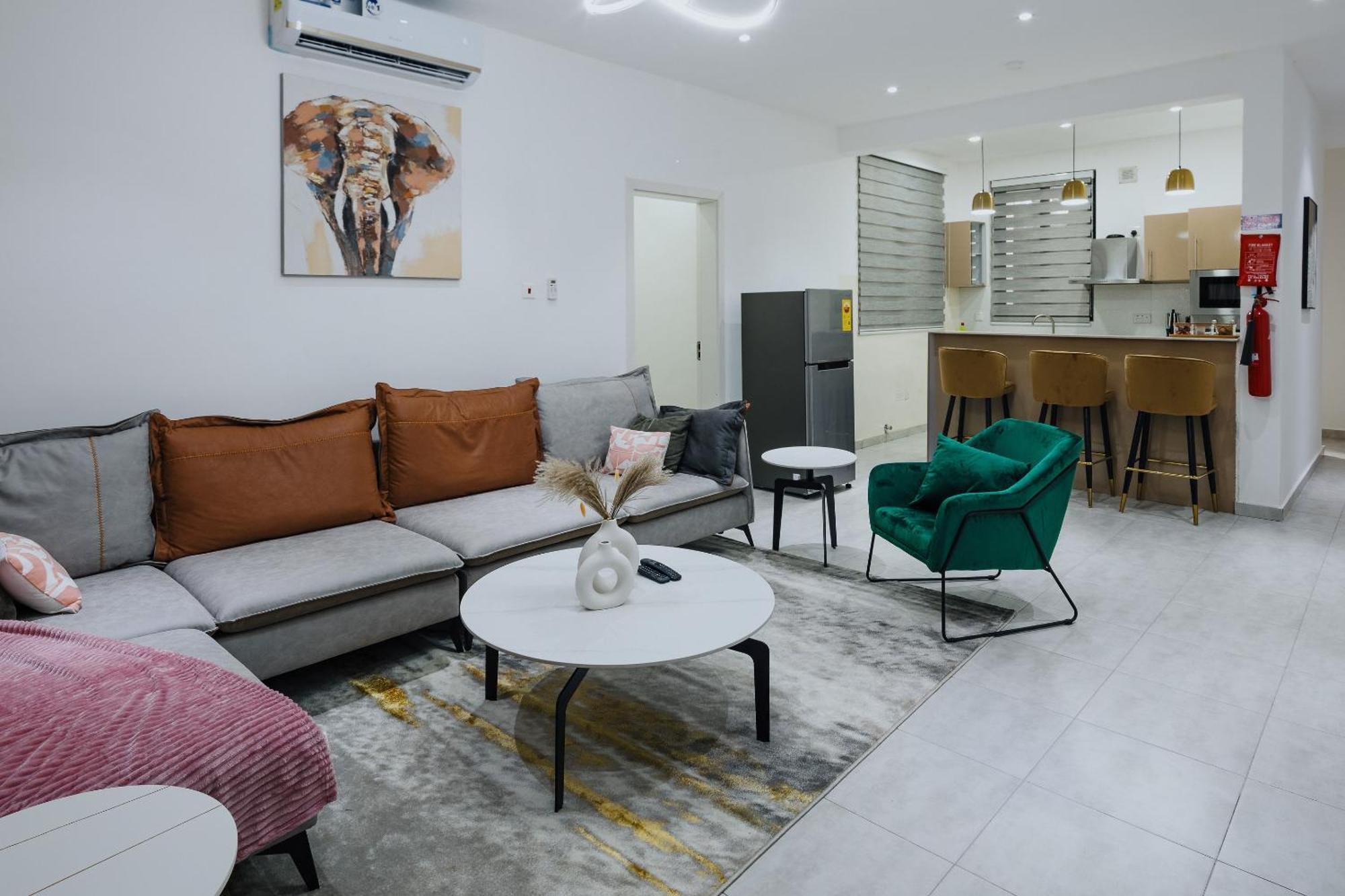 The Avery Apartments At Odomaa Place B, East Airport Accra Luaran gambar